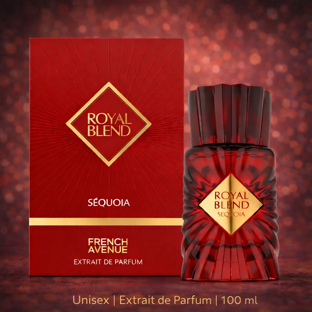 Rotes Parfum „Royal Blend Séquoia“ von French Avenue als Extrait de Parfum (100 ml), mit passender roter Verpackung. Der facettierte, dunkelrote Flakon mit goldener Raute steht vor einem warmen, rot schimmernden Hintergrund. Unisex-Duft in luxuriöser Präsentation.